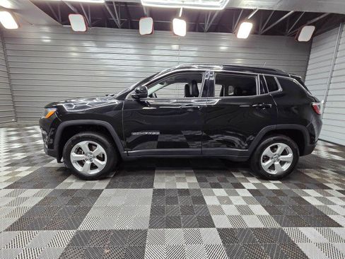 Used 2019 Jeep Compass Latitude w/ Cold Weather Group AWD/4WD image 8