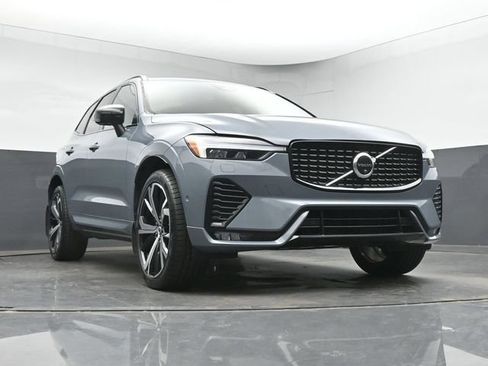 Used 2023 Volvo XC60 B5 Ultimate w/ Climate Package FWD image 34