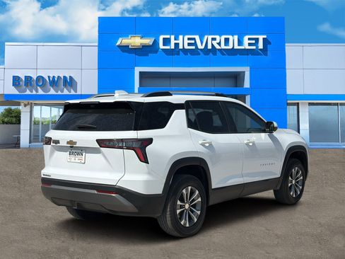 Used 2025 Chevrolet Equinox LT w/ Convenience Package II image 3