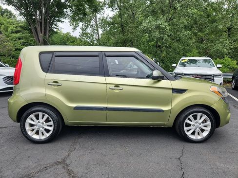 Used 2013 Kia Soul + w/ Audio Pkg FWD image 12