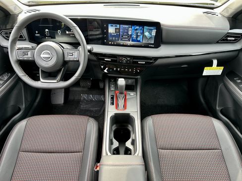 New 2026 Nissan Kicks SR AWD/4WD image 21