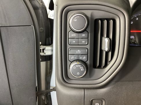 Used 2021 Chevrolet Silverado 1500 Custom Trail Boss AWD/4WD image 17