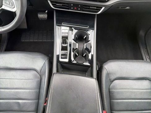 Used 2024 Volkswagen Atlas SEL image 15