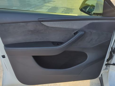 Used 2026 Tesla Model Y Long Range AWD/4WD image 7