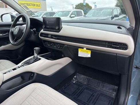 Used 2025 Honda HR-V LX image 21