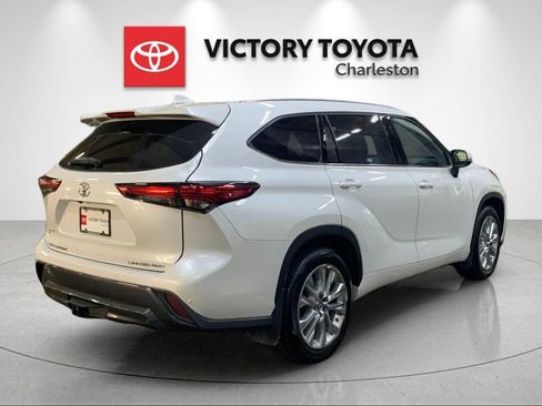 Used 2022 Toyota Highlander Limited AWD/4WD image 7