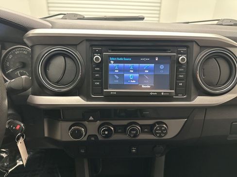 Used 2017 Toyota Tacoma SR5 w/ Tow Package image 20
