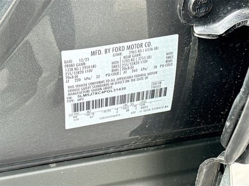 Used 2023 Lincoln Aviator Reserve w/ Elements Package Plus image 36