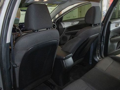 Used 2024 Kia Forte LXS FWD image 9