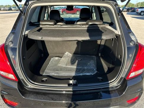 Certified 2021 Chevrolet Trax LT w/ Redline Edition image 5