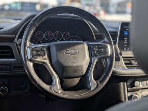 Used 2021 Chevrolet Suburban Z71 image 16