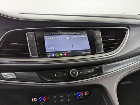 Used 2021 Buick Enclave Essence FWD image 29