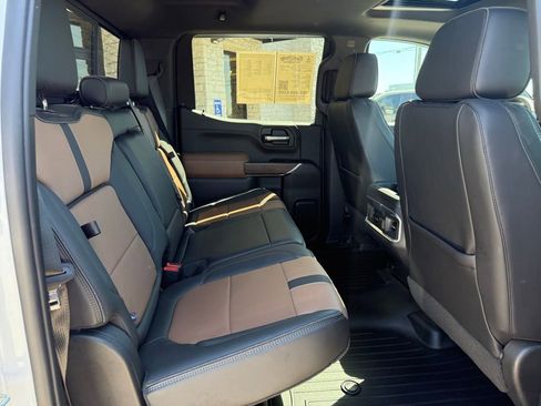 Used 2022 Chevrolet Silverado 1500 High Country w/ Technology Package image 17