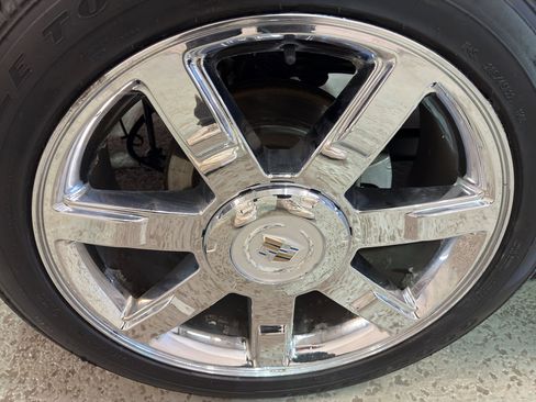 Used 2010 Cadillac Escalade Luxury AWD/4WD image 36