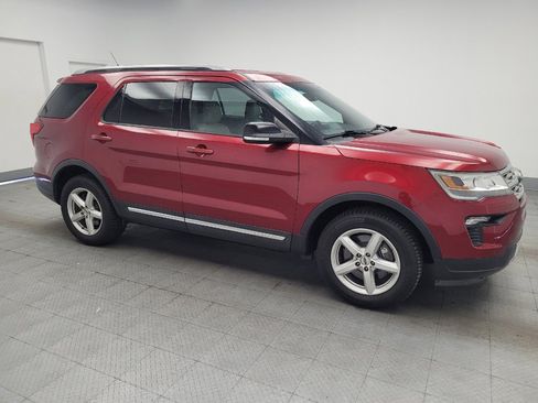 Used 2018 Ford Explorer XLT w/ Equipment Group 202A FWD image 11