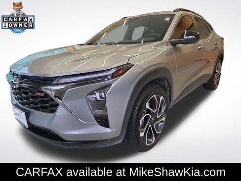 Used 2025 Chevrolet Trax RS w/ Sunroof Package image 1