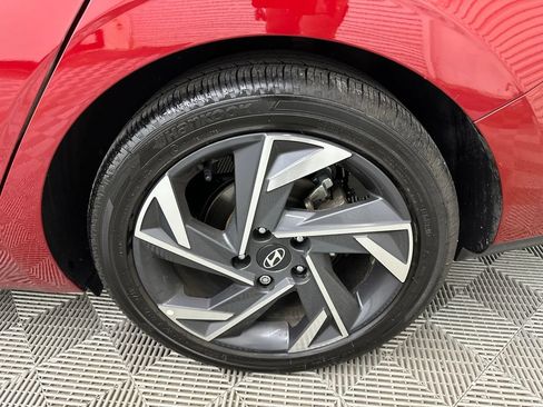 Used 2025 Hyundai Elantra SEL w/ Cargo Package FWD image 18