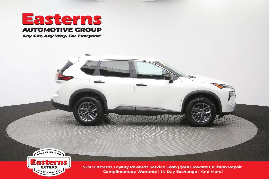 Used 2024 Nissan Rogue S AWD/4WD image 25