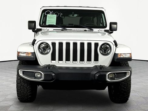 Used 2018 Jeep Wrangler Unlimited Sahara AWD/4WD image 2