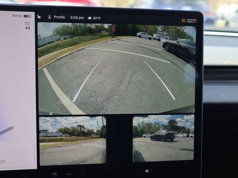 Used 2024 Tesla Model 3 Standard Range image 21