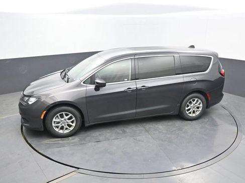 Used 2023 Chrysler Voyager LX FWD image 45