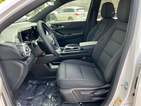 Used 2025 Chevrolet Equinox LT AWD/4WD image 24