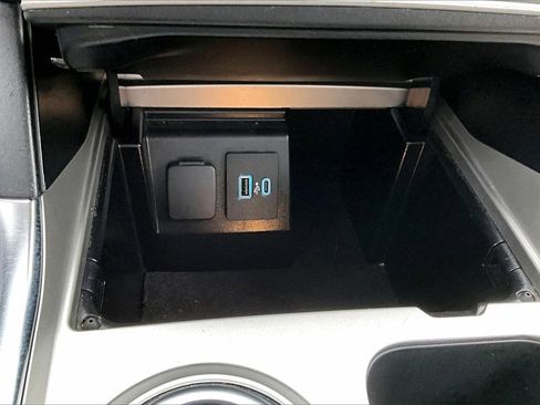 Used 2023 Ford Explorer XLT w/ Equipment Group 202A image 15