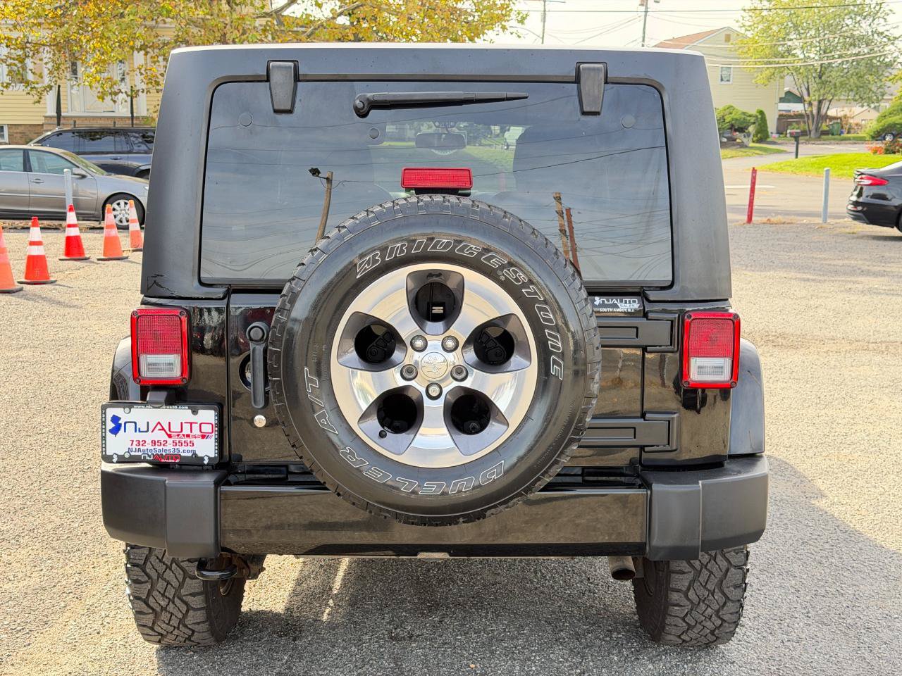 Used 2016 Jeep Wrangler Unlimited Sahara w/ Connectivity Group AWD/4WD image 5