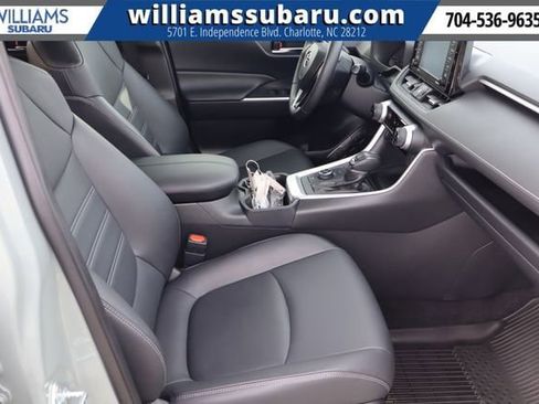 Used 2022 Toyota RAV4 XLE Premium image 39