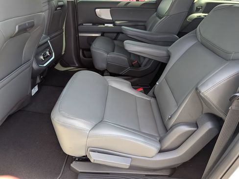 New 2026 Ford Expedition Max Active AWD/4WD image 7