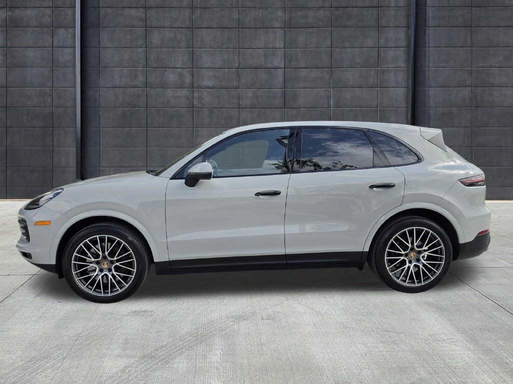 Certified 2022 Porsche Cayenne Platinum Edition AWD/4WD image 2
