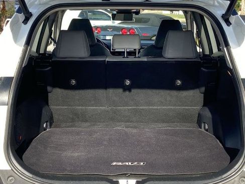 Used 2019 Toyota RAV4 Limited image 23