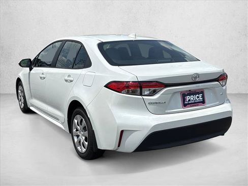 Used 2026 Toyota Corolla LE FWD image 7