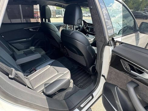 Used 2019 Audi Q8 Prestige w/ Luxury Package AWD/4WD image 19
