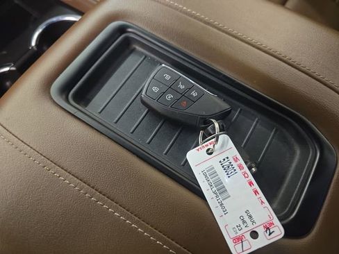 Used 2023 Chevrolet Suburban High Country AWD/4WD image 32