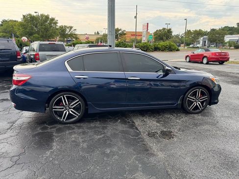 Used 2017 Honda Accord Sport Special Edition image 9