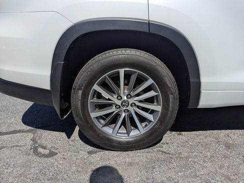 Used 2018 Toyota Highlander XLE image 59