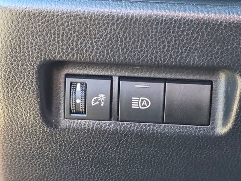 Used 2022 Toyota RAV4 LE image 30