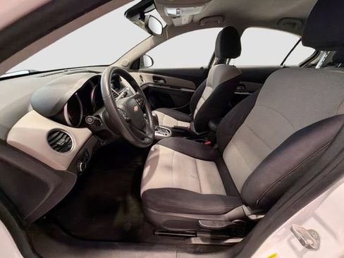 Used 2013 Chevrolet Cruze LS FWD image 16