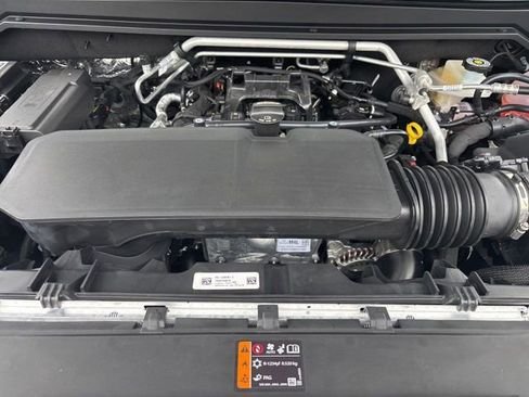 New 2026 Chevrolet Colorado ZR2 w/ Technology Package AWD/4WD image 40