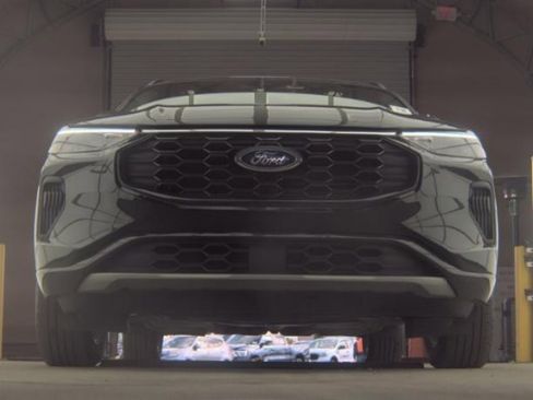 Used 2023 Ford Escape ST-Line w/ Tech Pack #1 image 3