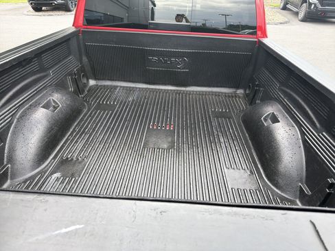 Used 2021 RAM 1500 Laramie AWD/4WD image 5