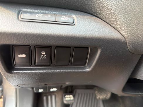 Used 2018 Nissan Altima 2.5 SV FWD image 25
