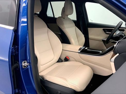 Used 2026 Mercedes-Benz GLC 300 image 11