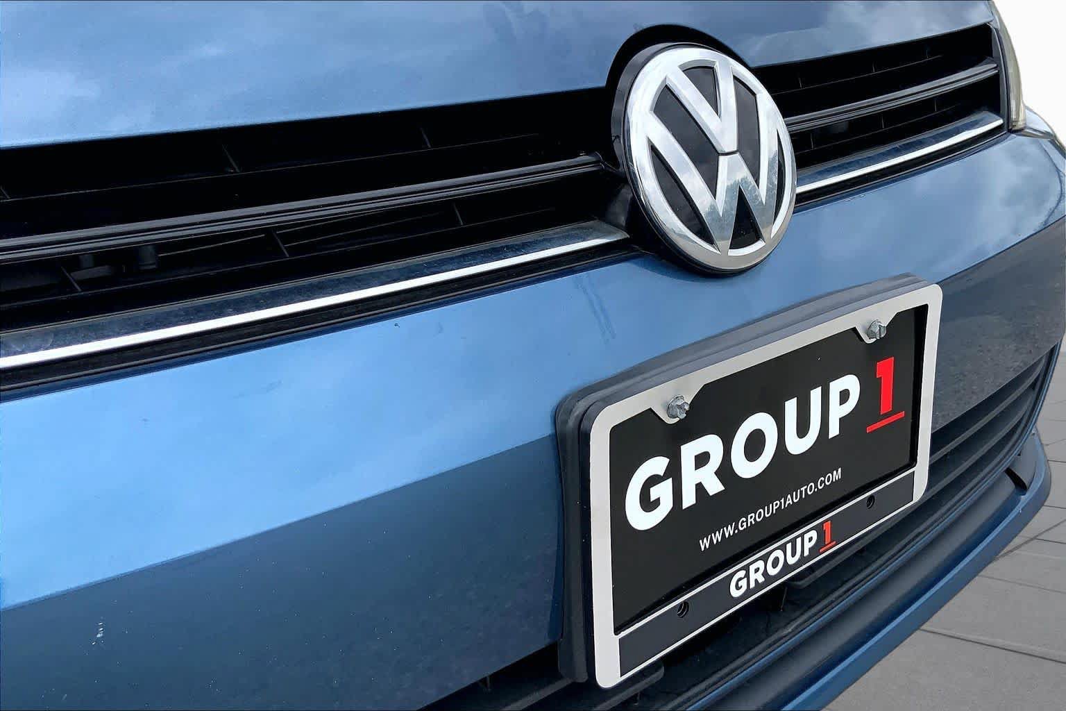 Used 2017 Volkswagen Golf Wolfsburg Edition FWD image 29