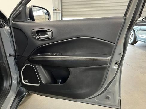 Used 2021 Jeep Compass Limited w/ Sun and Sound Group FWD image 13
