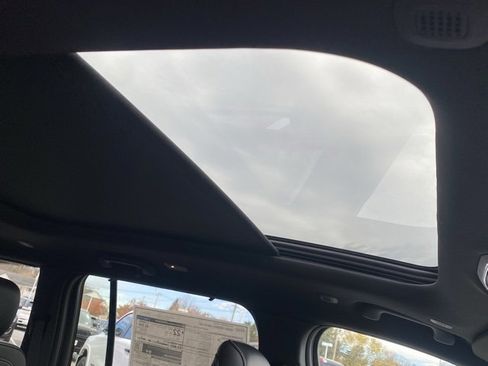 New 2025 Jeep Grand Cherokee Limited image 55