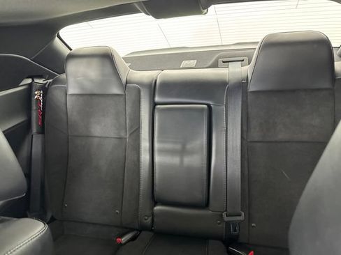 Used 2015 Dodge Challenger R/T Scat Pack w/ Scat Pack Appearance Package RWD image 25