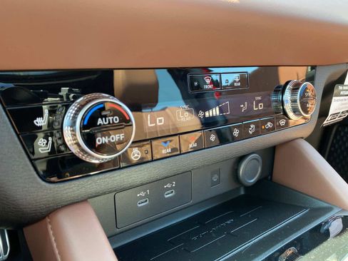 New 2025 Mitsubishi Outlander SEL image 14