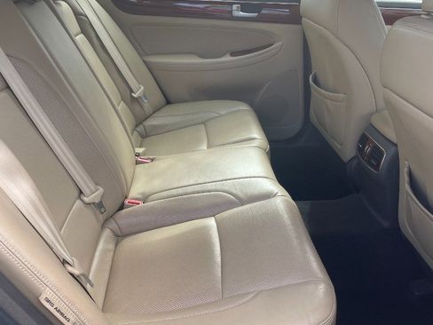 Used 2012 Hyundai Genesis 3.8 image 8
